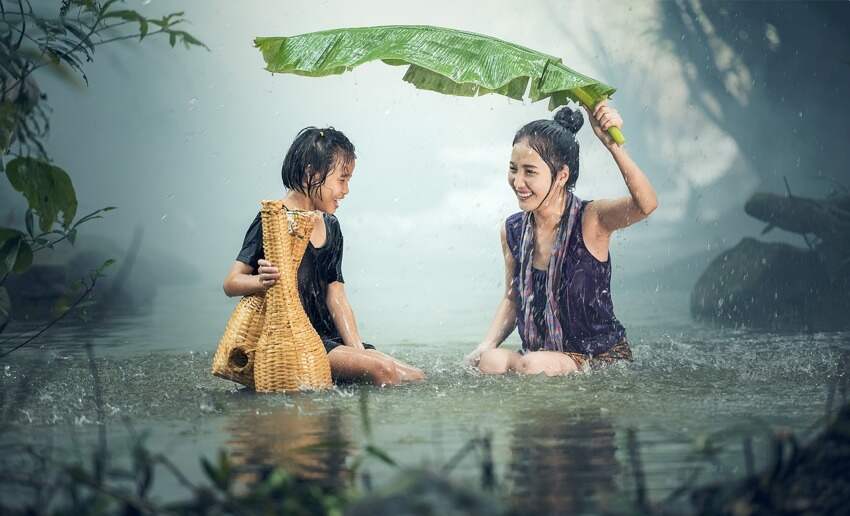 设计风格与时代审美(戴望舒的雨巷是韵律诗歌的典范)