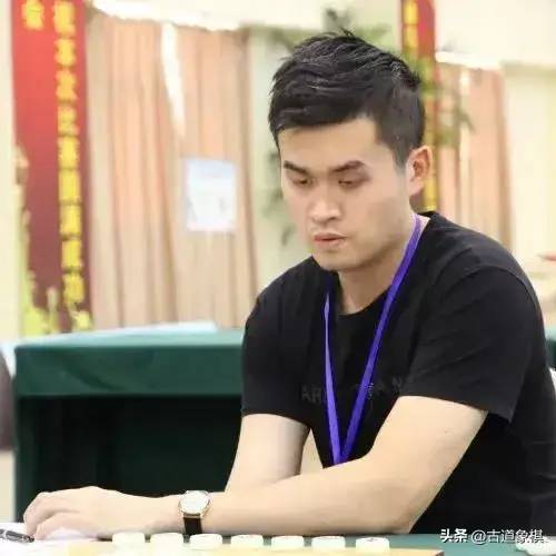 象棋棋坛，一个传奇，两位宗师，三位棋王，你认同吗？