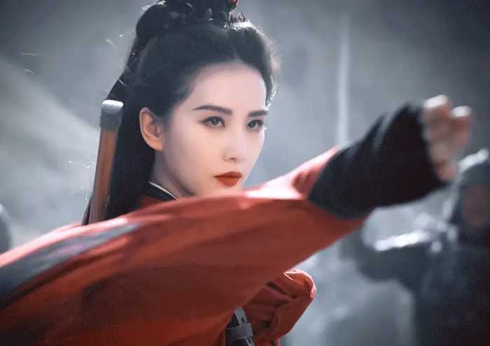 《新闻女王》让TVB在低谷里挽尊，剧圈的乘风破浪却贯穿了2023年