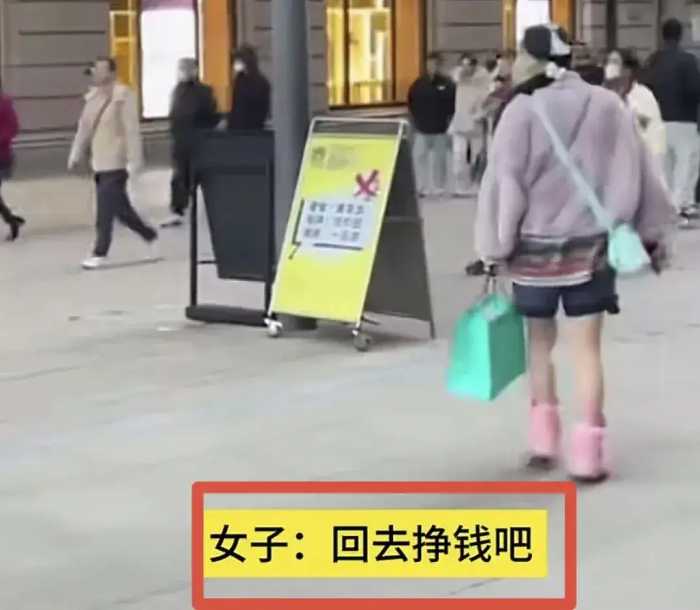 女子挑衅站岗哨兵后续：央视军事发声，网友质疑其真实目的