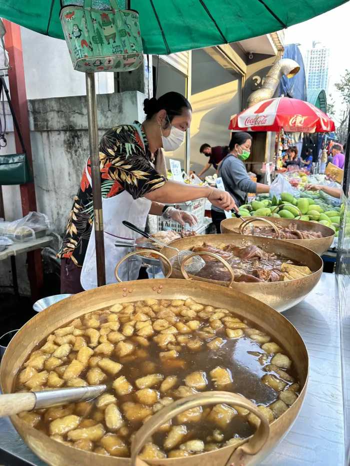 刚从泰国旅游回来，说几句实话，去了一次还想去！