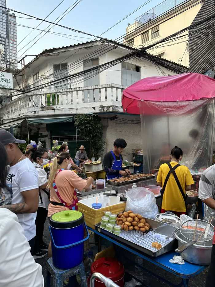 刚从泰国旅游回来，说几句实话，去了一次还想去！