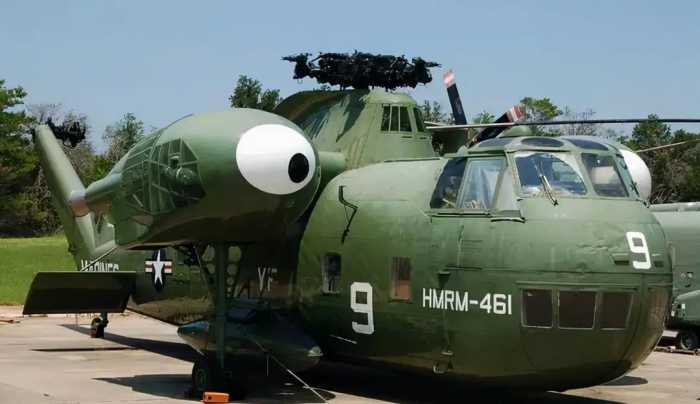 大眼萌蛙自然震惊了， CH-37“莫哈韦”重型运输直升机