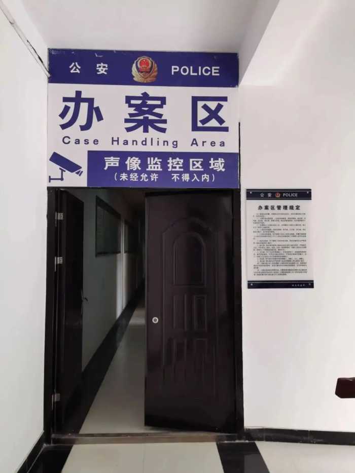 小仙女拉屎没带纸大闹，蜀黍都被搞懵!