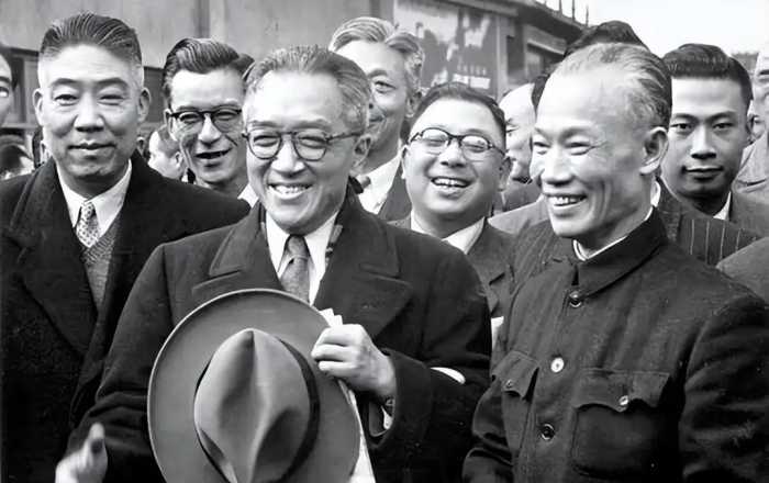 1947年，一位地主放走被捕的地下党，党员担心他，他却表示后台硬