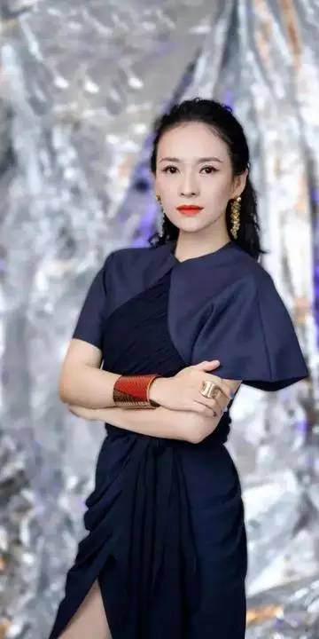 章子怡带着女儿选择深圳安家，远离汪峰，整个人都不一样了