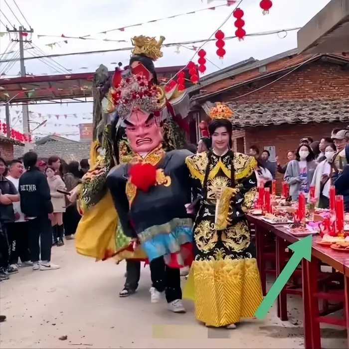 河北15岁少女饰演“观音”走红，一张“国泰民安脸”引网友盛赞