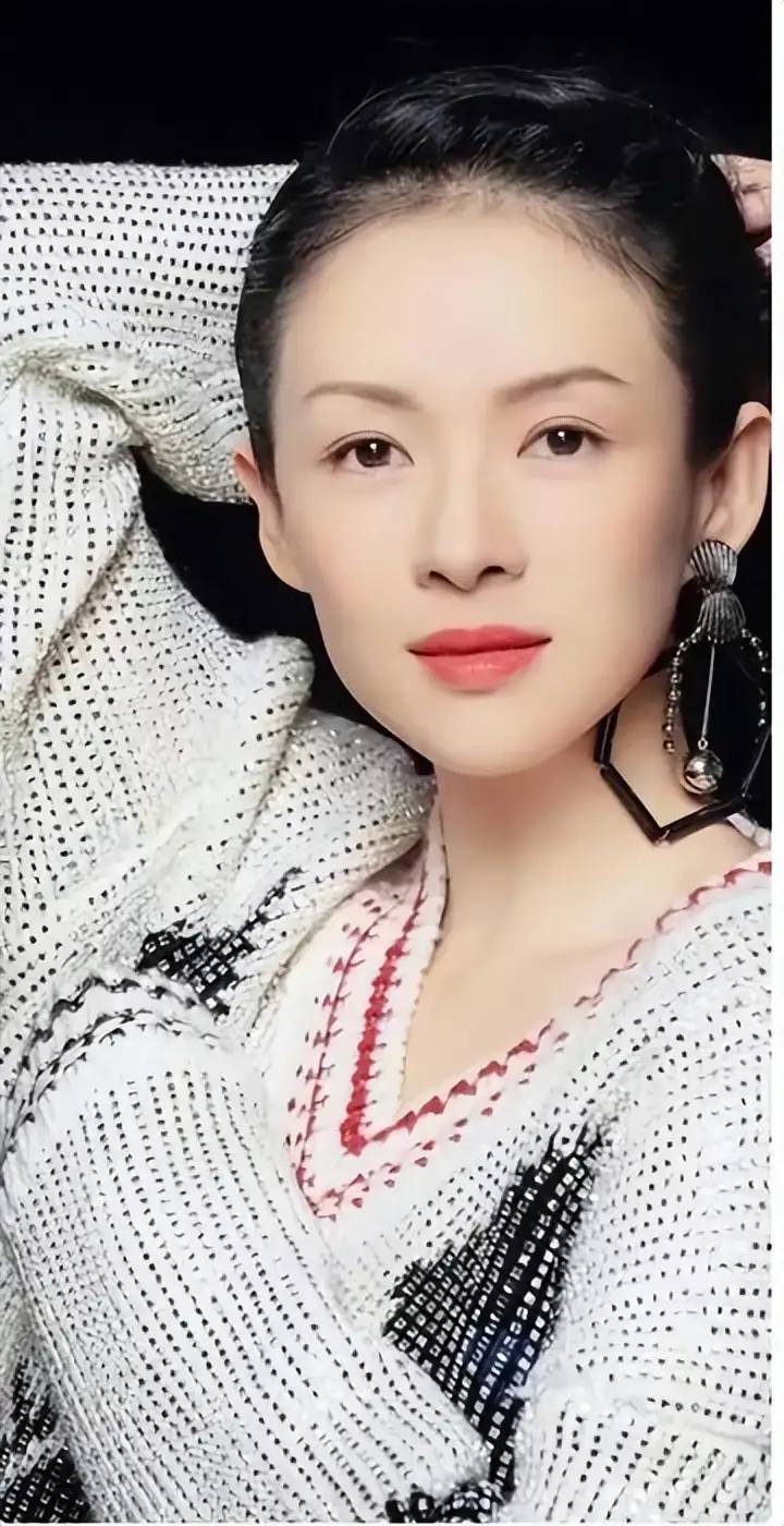 章子怡带着女儿选择深圳安家，远离汪峰，整个人都不一样了