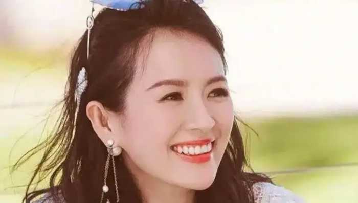 章子怡带着女儿选择深圳安家，远离汪峰，整个人都不一样了