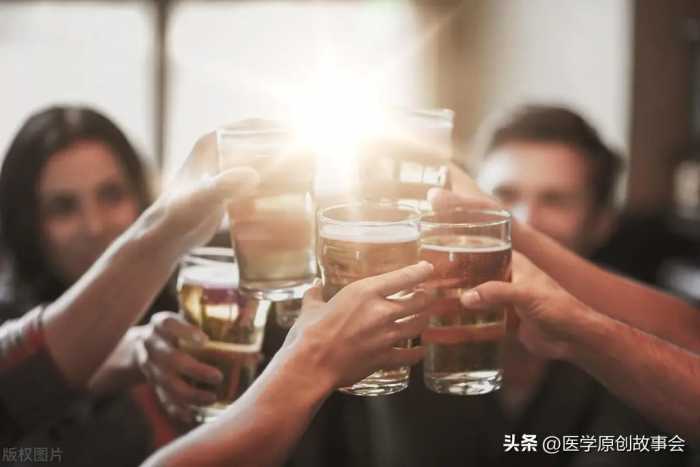 不喝“大酒”就没事了？调查978万人发现：“常喝小酒”危害更大