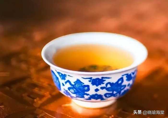 “反向喝茶”不可取，奉劝爱喝茶的人，尽量远离喝茶时的4个误区