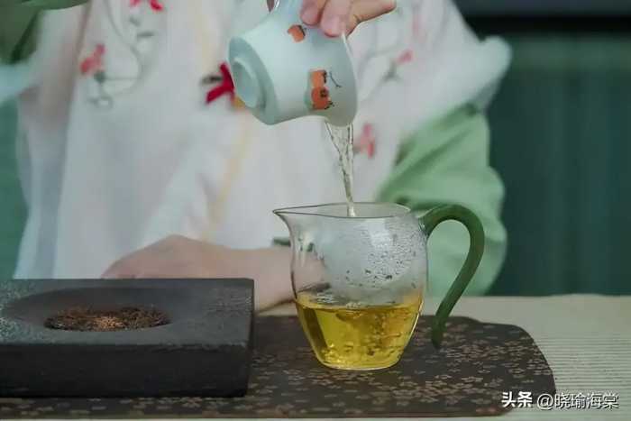 “反向喝茶”不可取，奉劝爱喝茶的人，尽量远离喝茶时的4个误区