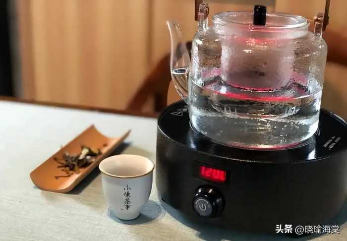 “反向喝茶”不可取，奉劝爱喝茶的人，尽量远离喝茶时的4个误区