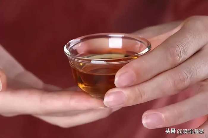 “反向喝茶”不可取，奉劝爱喝茶的人，尽量远离喝茶时的4个误区