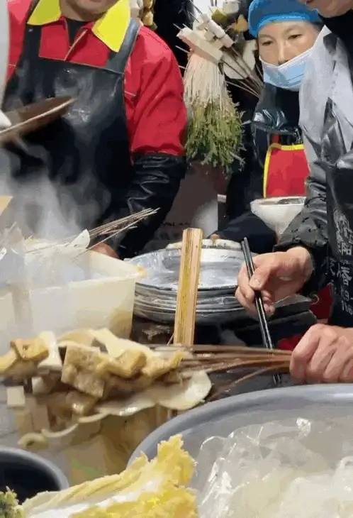 事大了！甘肃文旅约谈麻辣烫老板，看到谈话内容，网友都笑不活了