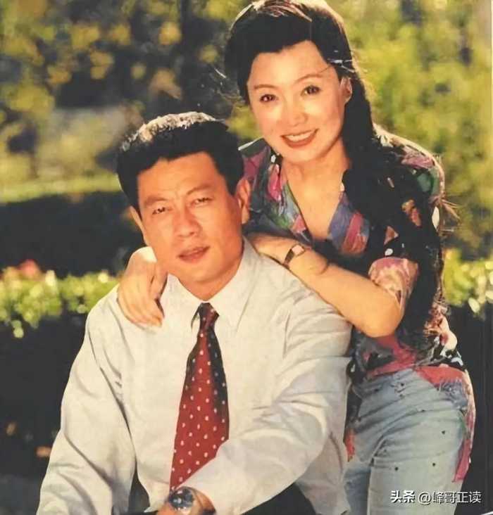 巫刚：和前妻结婚15年，无儿无女，却和不婚不孕的陈瑾相伴20年