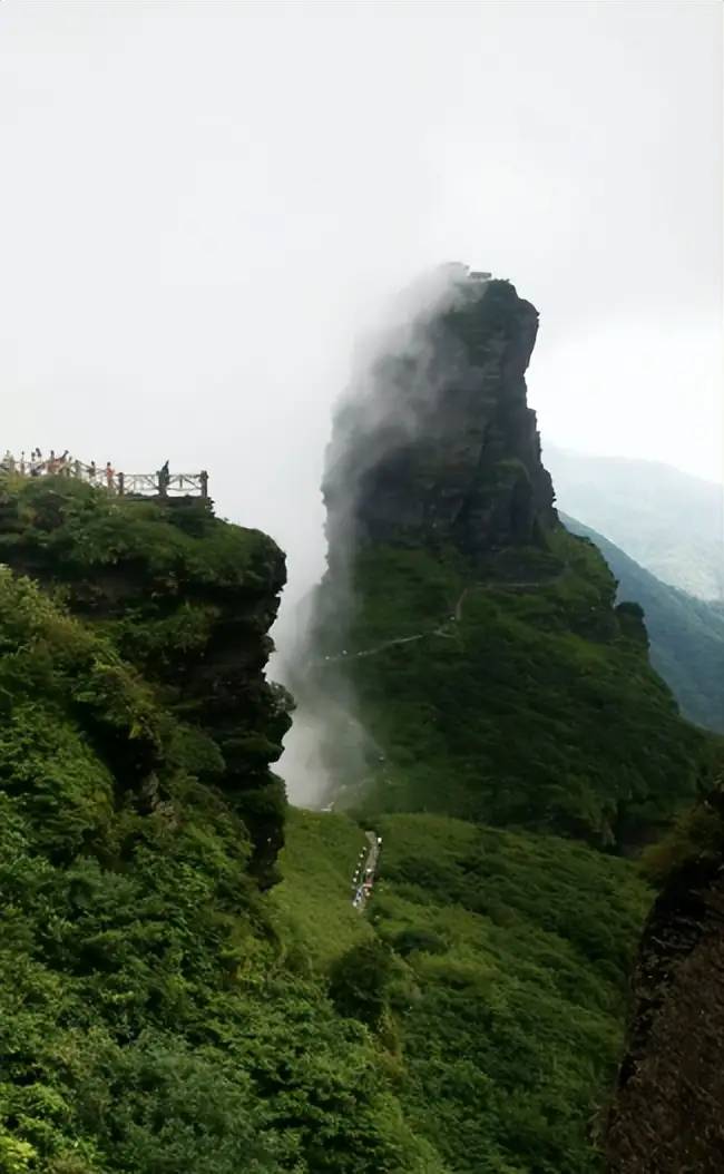 中国公认的最美10大名山，此生一定不要错过，你去过哪一座?