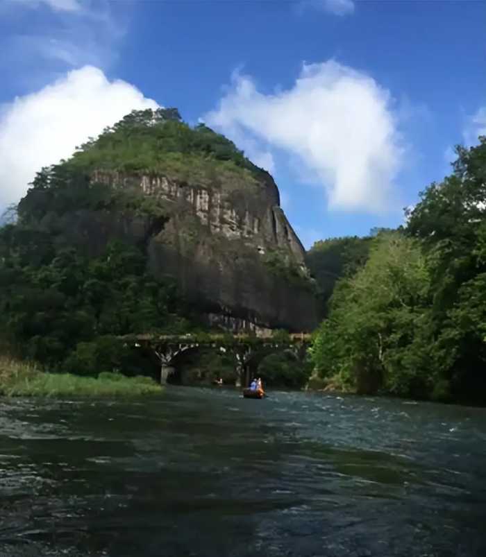 中国公认的最美10大名山，此生一定不要错过，你去过哪一座?