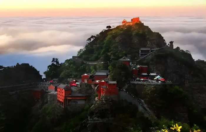 中国公认的最美10大名山，此生一定不要错过，你去过哪一座?