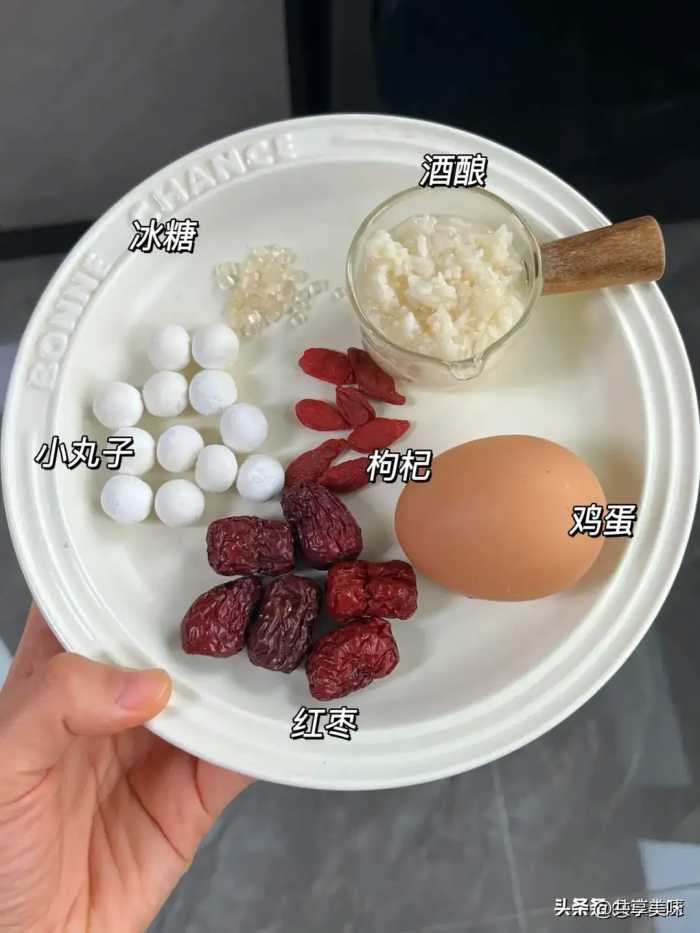 “睡不好，人易老”，提醒大家：常吃 4 种食物，助眠又安神。