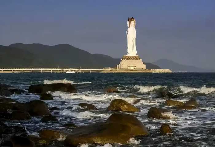 海南富商张晖：花8亿建108米海上观音像，却在4年后意外死在水中