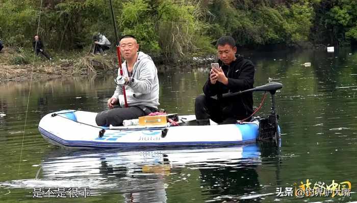 垂钓界的传奇人物李大毛，由钢铁厂工人成功转型，成钓鱼圈的红人