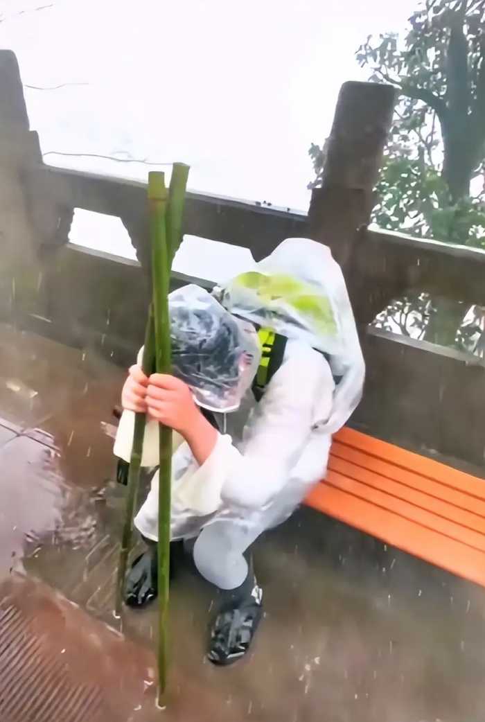 武功山五一“雨中游”成热门话题：狼狈背后是难忘的记忆