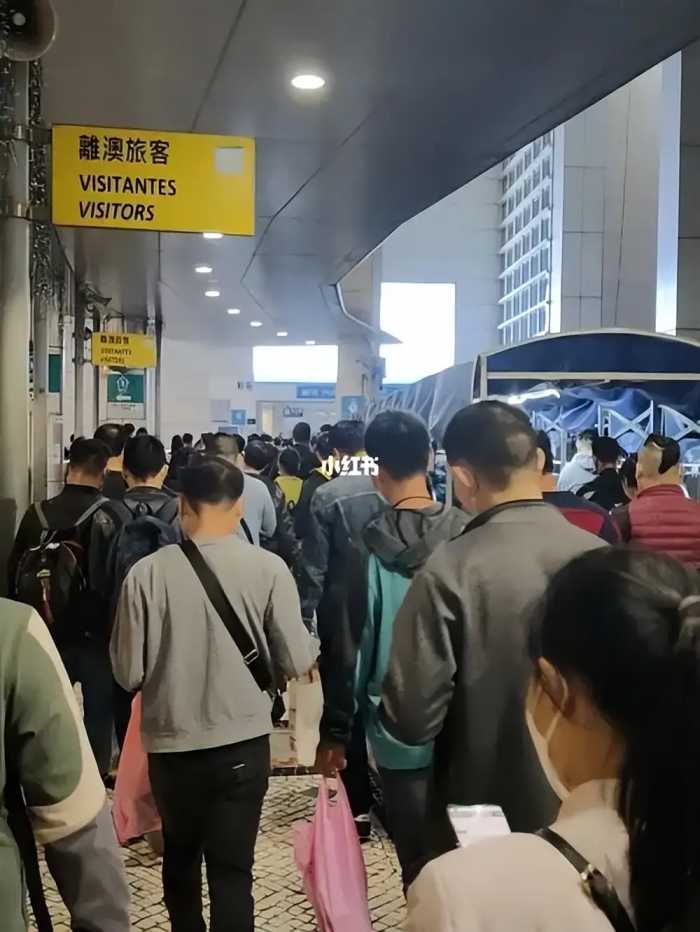 中国最不适合居住的十个城市：1、郑州2、香港3、澳门