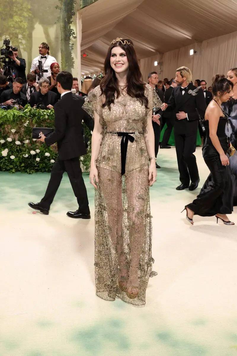 哇塞！Met Gala 众星闪耀，“裸色”礼服大战太惊艳！