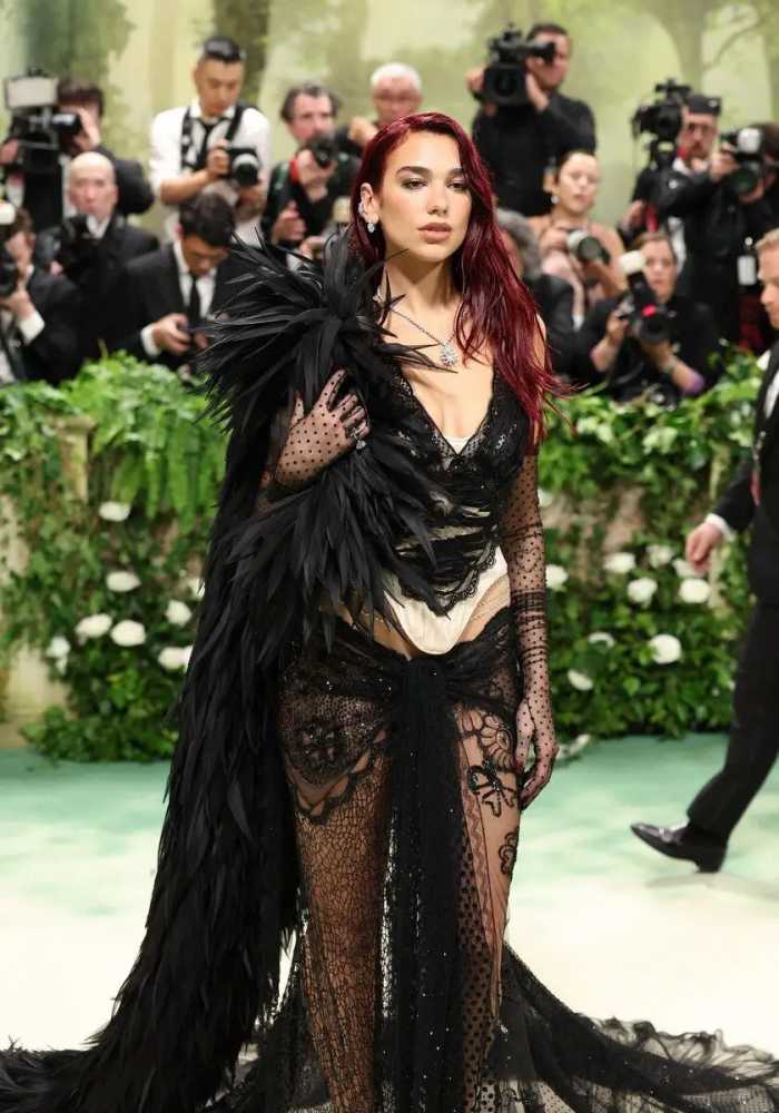 哇塞！Met Gala 众星闪耀，“裸色”礼服大战太惊艳！