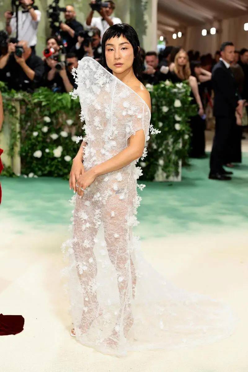 哇塞！Met Gala 众星闪耀，“裸色”礼服大战太惊艳！