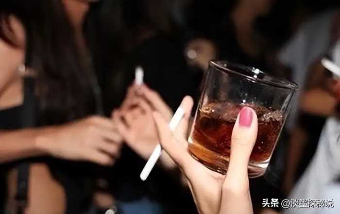 台湾女星狄莺：和15岁儿子裸睡，母爱过于窒息，儿子犯错被判入狱