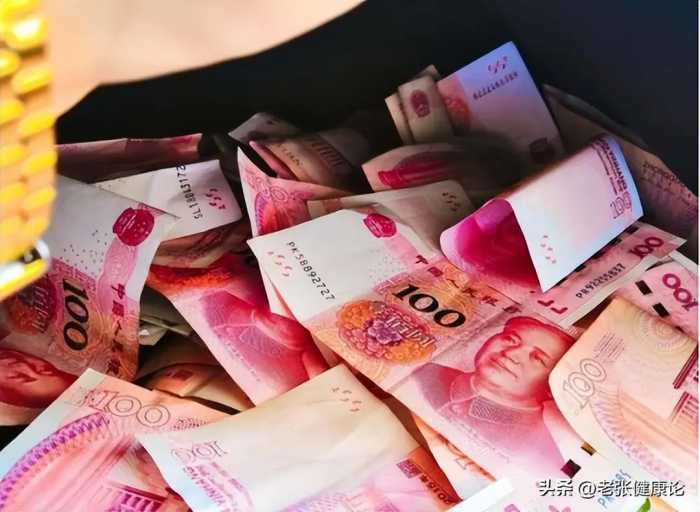 为啥手机支付不香了？越来越多人重新使用现金，3个原因要注意