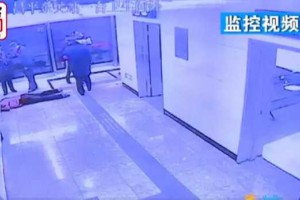 ​男子地铁站猝死家属索赔超百万，该不该赔？