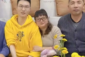 江苏失独妈妈，在商场看到一小伙酷似儿子，最后的结果催人泪下