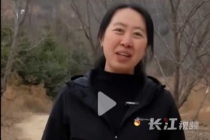 94年的女村支书拍短视频火了！网友却为她心疼！